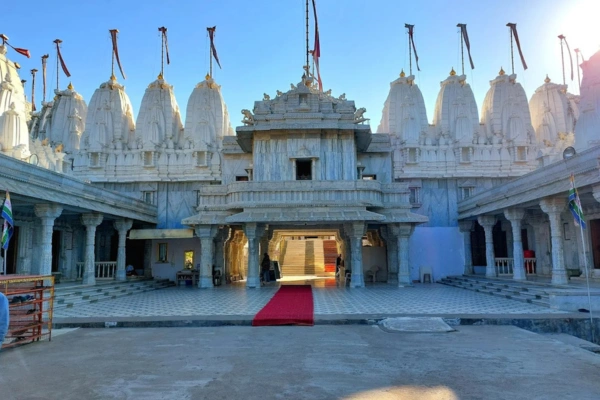 72 JINALAY TEMPLE MANDVI in Kutch