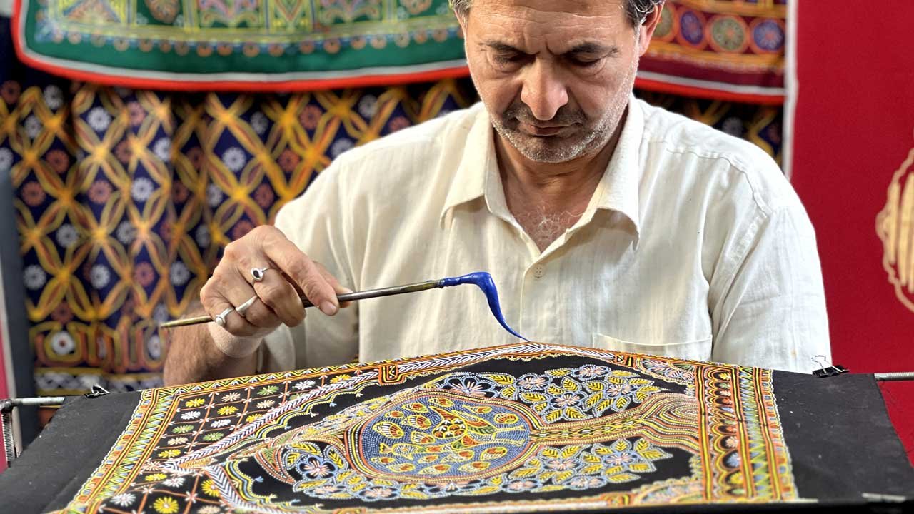 ROGAN ART (NIRONA VILLAGE), KUTCH in Kutch